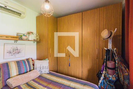 Casa de condomínio à venda com 364m², 4 quartos e 4 vagas Casa de condomínio à venda com 364m², 4 quartos e 4 vagasQuarto 3