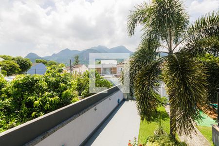 Casa de condomínio à venda com 364m², 4 quartos e 4 vagas Casa de condomínio à venda com 364m², 4 quartos e 4 vagasVista do Quarto 2