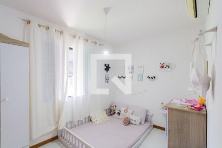 Casa de condomínio à venda com 364m², 4 quartos e 4 vagas Casa de condomínio à venda com 364m², 4 quartos e 4 vagasQuarto 1