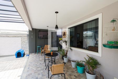 Casa de condomínio à venda com 364m², 4 quartos e 4 vagas Casa de condomínio à venda com 364m², 4 quartos e 4 vagasVaranda