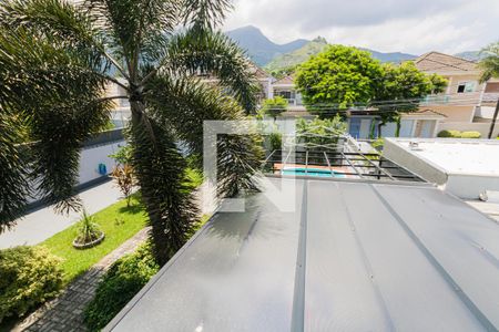 Casa de condomínio à venda com 364m², 4 quartos e 4 vagas Casa de condomínio à venda com 364m², 4 quartos e 4 vagasVista da Varanda da Suíte