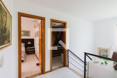 Corredor de casa de condomínio à venda com 4 quartos, 364m² em Anil, Rio de Janeiro