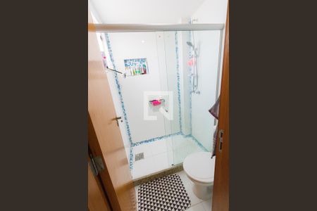 Casa de condomínio à venda com 364m², 4 quartos e 4 vagas Casa de condomínio à venda com 364m², 4 quartos e 4 vagasBanheiro Social