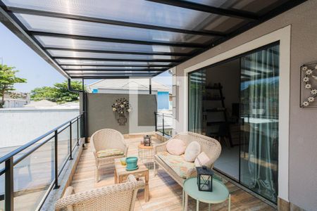 Casa de condomínio à venda com 364m², 4 quartos e 4 vagas Casa de condomínio à venda com 364m², 4 quartos e 4 vagasVaranda da Suíte