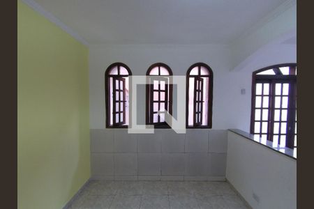 Sala de casa para alugar com 2 quartos, 100m² em Jardim Santa Mena, Guarulhos