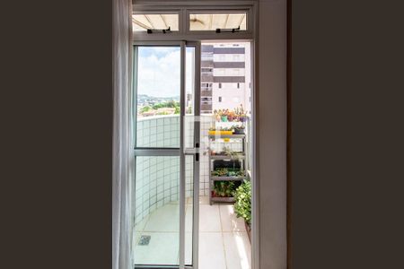 Varanda de apartamento à venda com 3 quartos, 80m² em Itapoã, Belo Horizonte