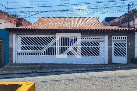 Casa à venda com 240m², 3 quartos e 4 vagasFachada