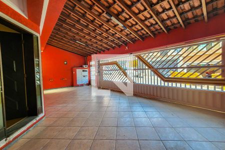 Casa à venda com 240m², 3 quartos e 4 vagasGaragem