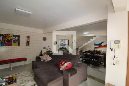 Sala de casa à venda com 5 quartos, 800m² em Anil, Rio de Janeiro