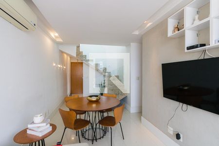 Apartamento à venda com 150m², 2 quartos e 2 vagasSala