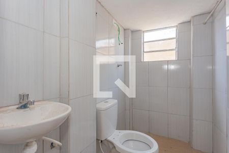 Banheiro de kitnet/studio para alugar com 1 quarto, 30m² em Jardim Patente Novo, São Paulo