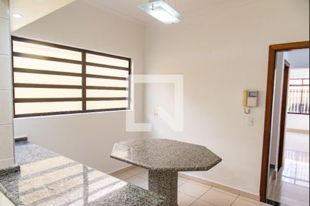 Casa à venda com 171m², 4 quartos e 4 vagasCopa