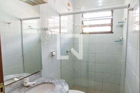 Casa à venda com 171m², 4 quartos e 4 vagasBanheiro da suíte 1