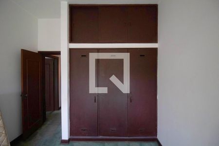 Casa para alugar com 430m², 8 quartos e 4 vagas Casa para alugar com 430m², 8 quartos e 4 vagasQuarto 2