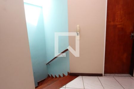 Escada de casa à venda com 3 quartos, 200m² em Parque Residencial Oratorio, São Paulo