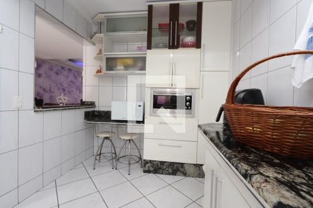 Casa para alugar com 200m², 3 quartos e 2 vagasCozinha