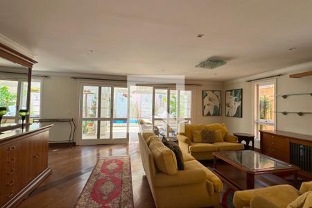 Sala de casa de condomínio à venda com 4 quartos, 600m² em Alphaville, Santana de Parnaíba