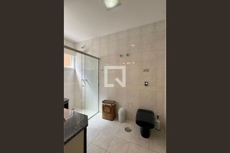 Casa de condomínio à venda com 600m², 4 quartos e 6 vagasBanheiro da Suíte 3