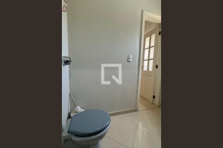 Casa de condomínio à venda com 600m², 4 quartos e 6 vagasBanheiro