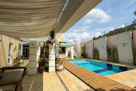 Casa de condomínio à venda com 600m², 4 quartos e 6 vagasPiscina