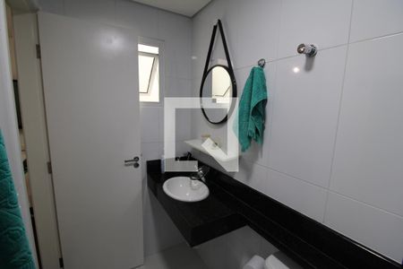 Banheiro 1 de casa de condomínio para alugar com 2 quartos, 122m² em Vila Dom Pedro Ii, São Paulo