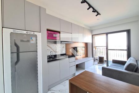 Sala e Cozinha de apartamento para alugar com 1 quarto, 28m² em Vila Independência, São Paulo