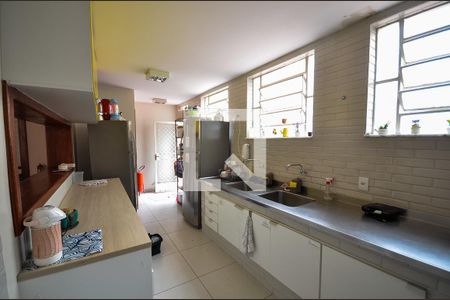 Casa à venda com 400m², 10 quartos e 8 vagas Casa à venda com 400m², 10 quartos e 8 vagasCozinha