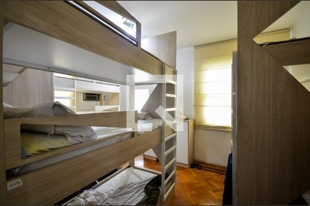 Casa à venda com 400m², 10 quartos e 8 vagas Casa à venda com 400m², 10 quartos e 8 vagasQuarto 2