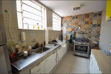 Casa à venda com 400m², 10 quartos e 8 vagas Casa à venda com 400m², 10 quartos e 8 vagasCozinha