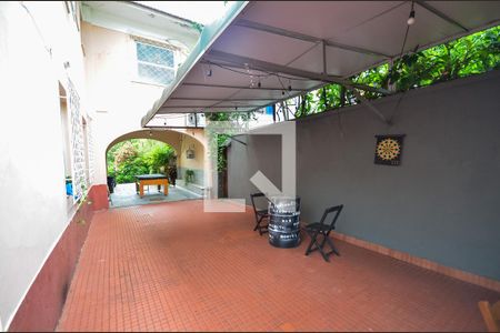 Casa à venda com 400m², 10 quartos e 8 vagas Casa à venda com 400m², 10 quartos e 8 vagasÁrea externa