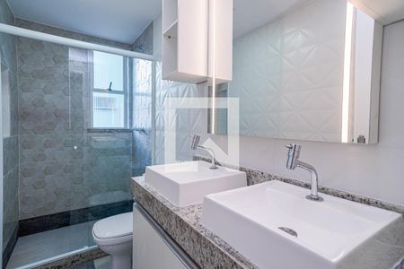 Banheiro de apartamento à venda com 2 quartos, 80m² em Boa Viagem, Niterói