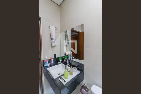 Casa à venda com 75m², 2 quartos e 1 vaga Casa à venda com 75m², 2 quartos e 1 vagaBanheiro