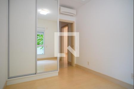 Quarto 1  de apartamento para alugar com 3 quartos, 98m² em Campeche, Florianópolis
