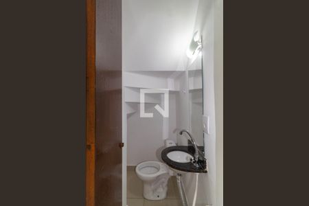 Casa de condomínio para alugar com 160m², 3 quartos e 2 vagasLavabo 