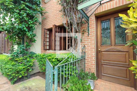 Casa à venda com 605m², 7 quartos e 6 vagasEntrada