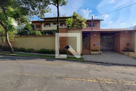 Casa à venda com 605m², 7 quartos e 6 vagasFachada