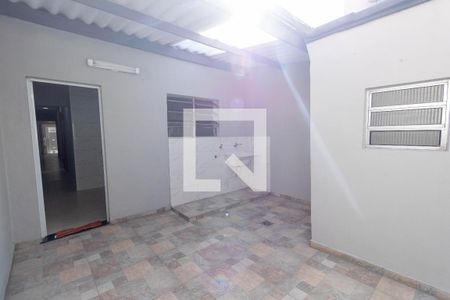 Casa à venda com 125m², 2 quartos e 2 vagas Casa à venda com 125m², 2 quartos e 2 vagasLavanderia