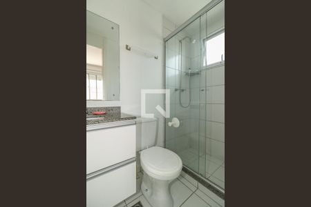 Banheiro da Suíte de apartamento à venda com 3 quartos, 70m² em Humaitá, Porto Alegre