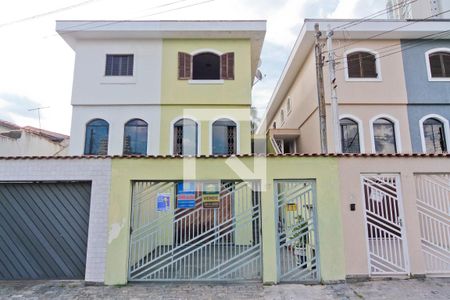 Casa à venda com 125m², 3 quartos e 3 vagas Casa à venda com 125m², 3 quartos e 3 vagasFachada