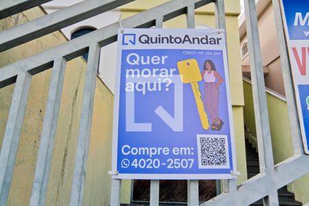 Casa à venda com 125m², 3 quartos e 3 vagas Casa à venda com 125m², 3 quartos e 3 vagasFachada