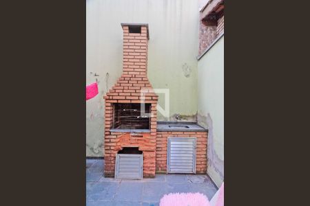 Área externa de casa à venda com 3 quartos, 125m² em Vila Romero, São Paulo