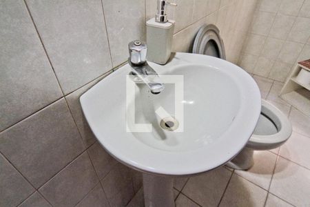 Lavabo de casa à venda com 3 quartos, 125m² em Vila Romero, São Paulo