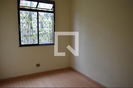 Quarto 2 de apartamento à venda com 2 quartos, 44m² em Centro, Contagem