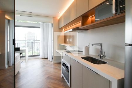 Cozinha de apartamento para alugar com 1 quarto, 24m² em Indianópolis, São Paulo