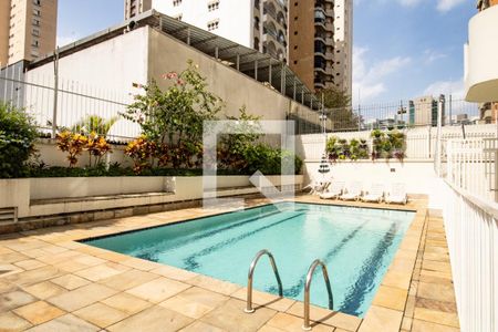 Apartamento à venda com 200m², 4 quartos e 2 vagasÁrea comum - Piscina