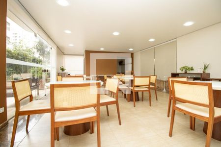 Apartamento à venda com 200m², 4 quartos e 2 vagasÁrea comum - Salão de festas, mesas