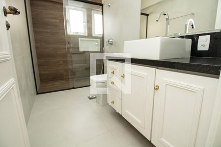 Apartamento à venda com 200m², 4 quartos e 2 vagasBanheiro 2