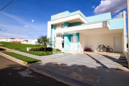 Casa de condomínio para alugar com 170m², 3 quartos e 4 vagasFachada