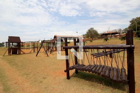 Casa de condomínio para alugar com 170m², 3 quartos e 4 vagasÁrea comum - Playground