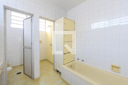 Apartamento para alugar com 320m², 5 quartos e 2 vagasBanheiro da Suíte
